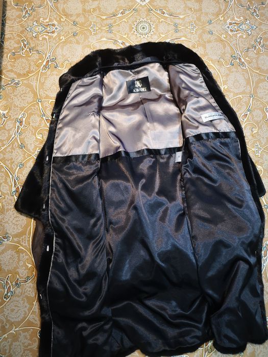 Продам норковую шубу Blackglama