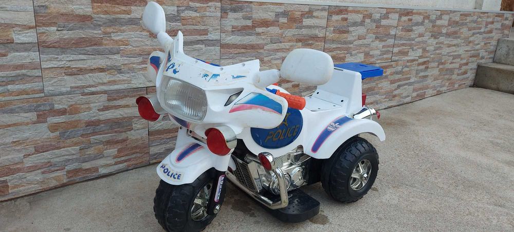 Акомулаторно електрическо полицейско моторче за дете