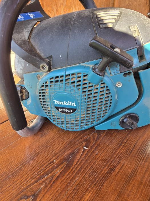 Vând drujba makita dcs6401