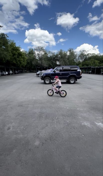 Продам детский велосипед на 3-7 лет