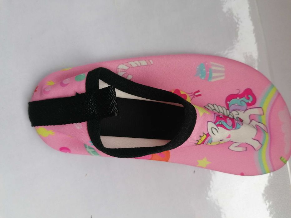 Нови аква обувки 28-29 номер за момиче