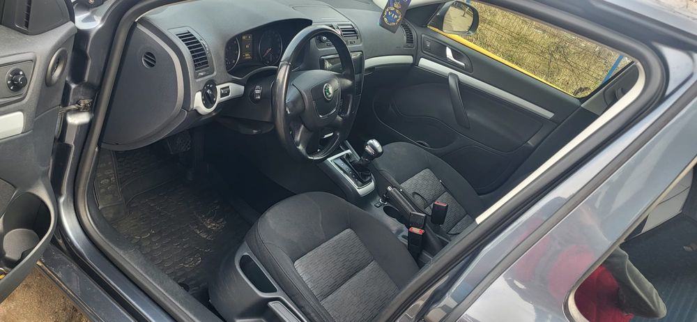 Skoda   Octavia.