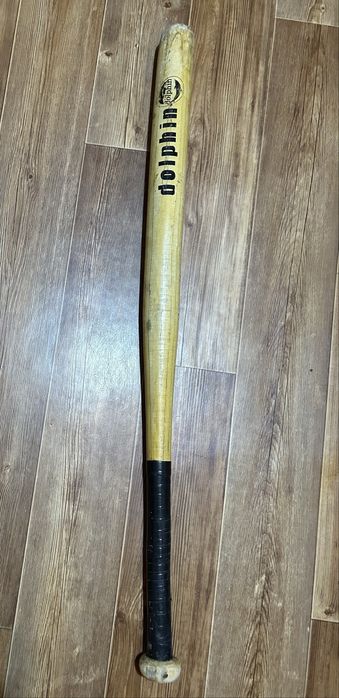 Продам деревянную бейсбольную биту