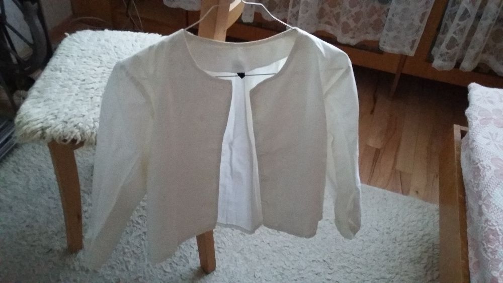 Продавам детско сако за момиче