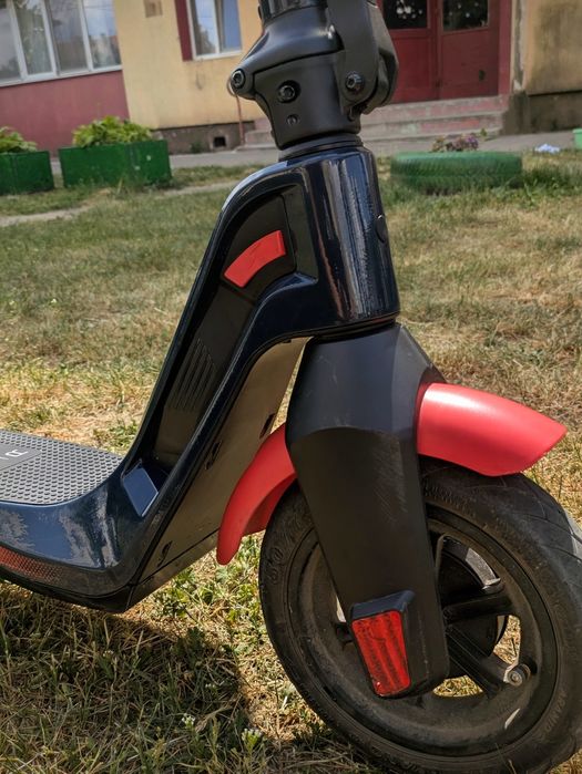 Vând trotineta electrica Red Bull RS 900