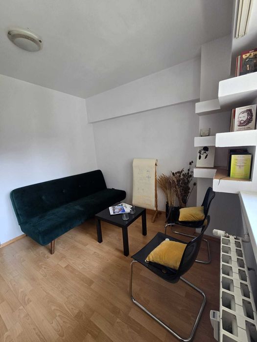 Canapea Aproape noua