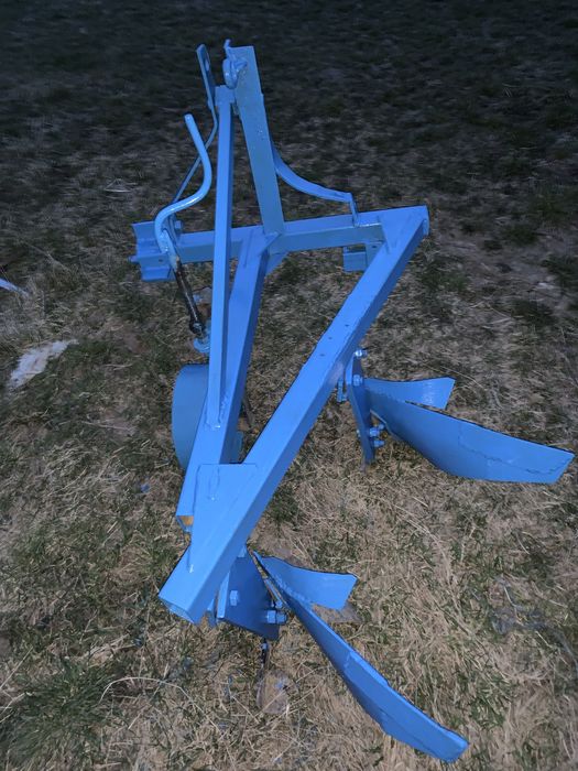 Vand pluguri cu 2 si 3 brazde