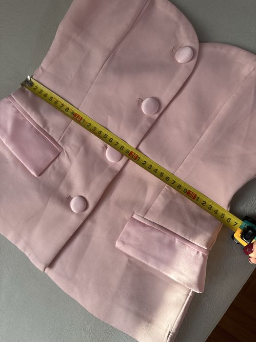 Розово бюстие