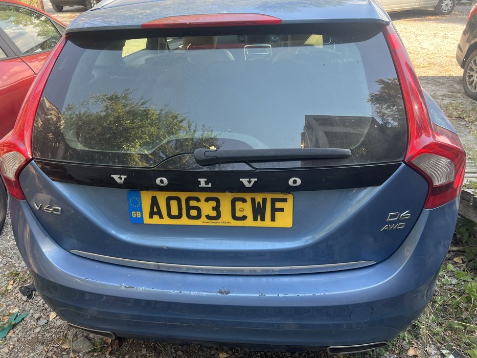 Volvo V60 Plug-In Hybrid D6 AWD НА ЧАСТИ