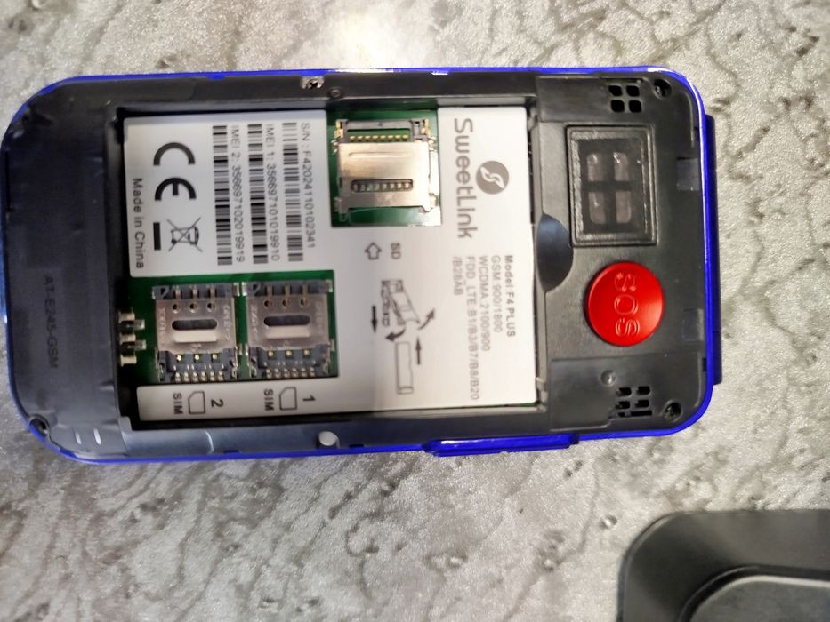 Telefon cu clapetă 4G pentru seniori