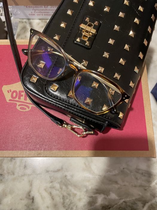 Квадратни дамски диоптрични очила