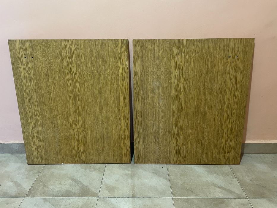 Продавам дървени плоскости и врати от гардероб