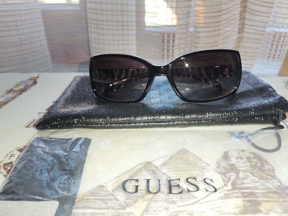 Очила Guess, нов модел правоъгълна форма чисто нови.