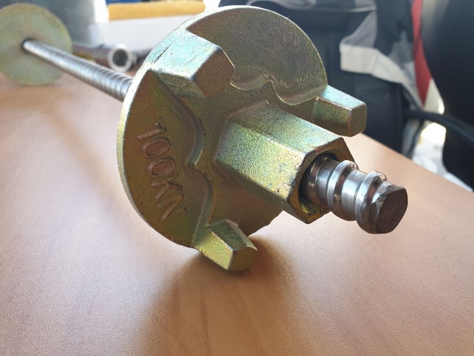 Нови поцинковани шпилки ф18мм - 1м