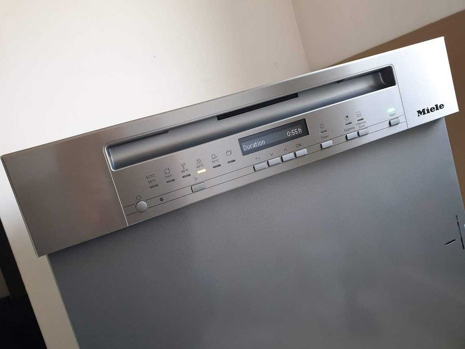 XXL Съдомиялна Miele - Auto Open - 14 Комплекта - Частично Вграждане