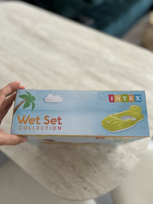 Надуваем шезлонг INTEX Wet Set Colectıon