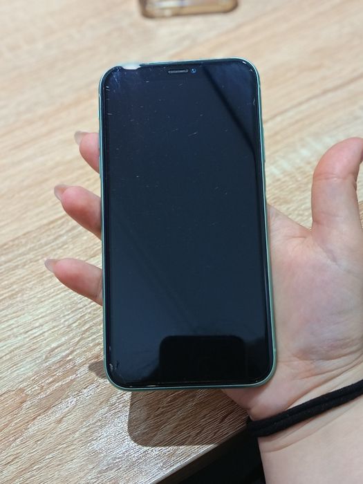 IPhone 11 продам