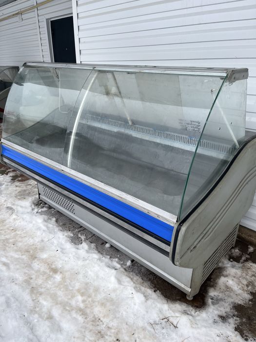 Продам витринные холодильники бу