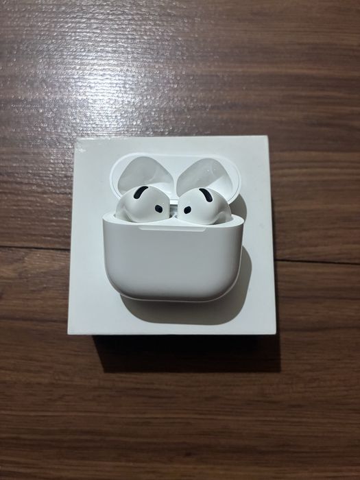 Продаю Airpods, без активного шумоподавления