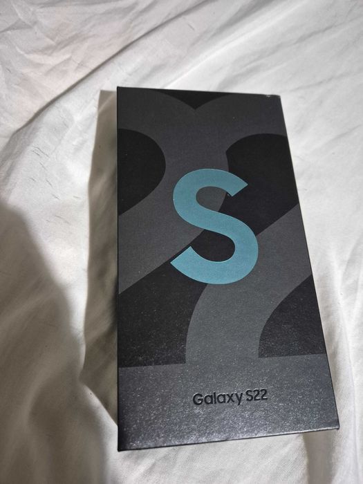 Продавам samsung  galaxy s22