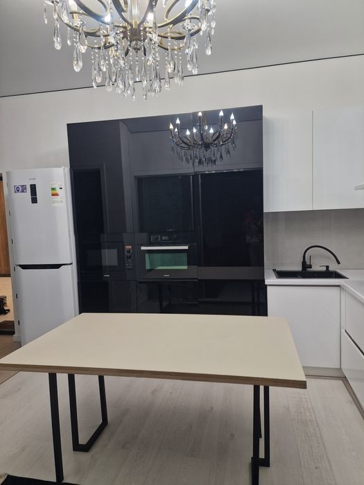 Кухонный гарнитур глянцевый со шкафом