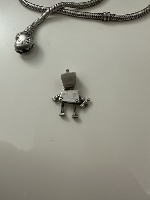 Charm Pandora fetita robotel