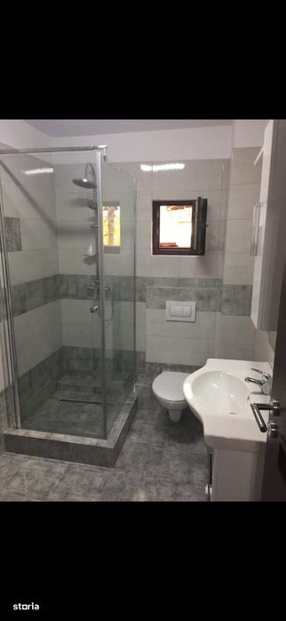 Casa cu 5 camere, curte și aer condiționat