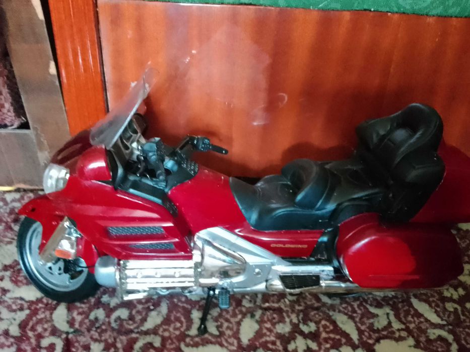 Motocicleta macheta Honda Gold Wing GL1800 1:6 Motormax diecast model motorcycle