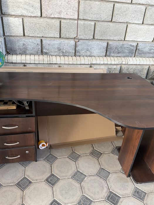 Компьютерный стол