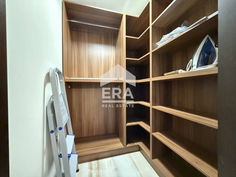 Дава се под наем Многостаен апартамент в София, Център - 212 кв.м за 1700 € - Снимка #4