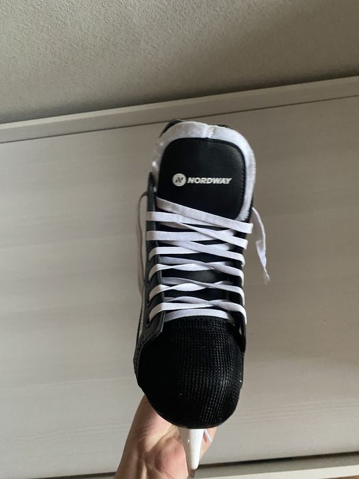 Продам коньки.