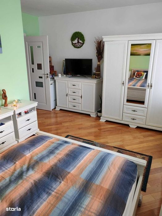 cv 185 Hortensiei, apartament 2 camere decomandat,etaj III+loc parcare