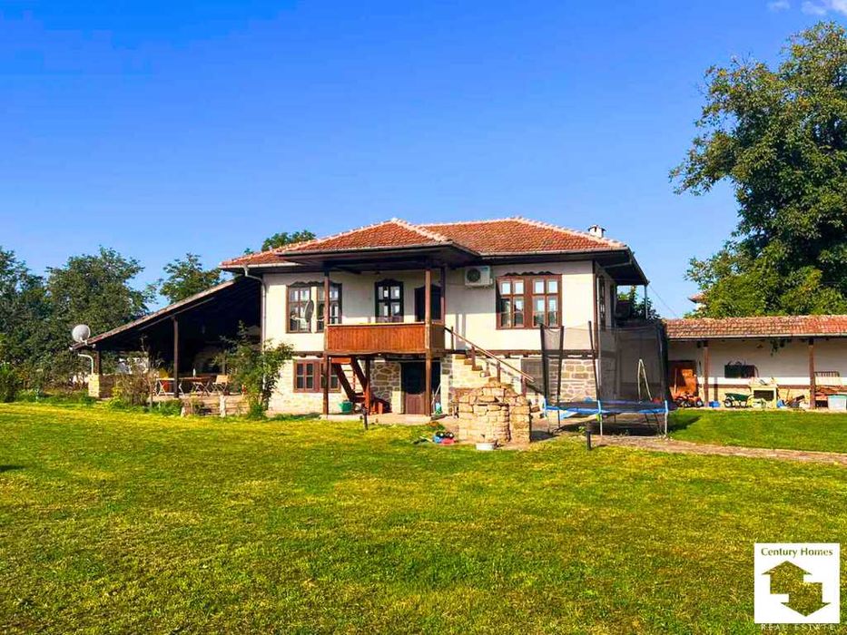 116277 Реновирана двуетажна къща в село Ресен, близо до Велико Търново