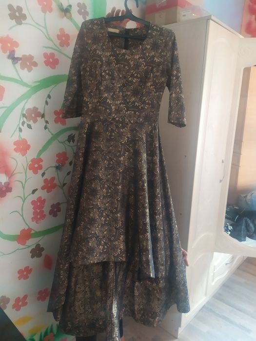 Продам вечерние платья