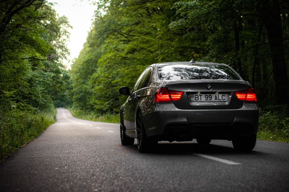 •Vând BMW E90 2009  Facelift •