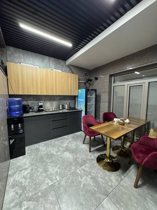 Юнусабад | Ц-4 - Сдается в аренду цокольное помещение 216м2