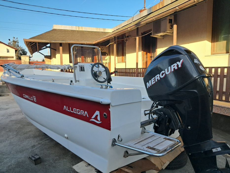 Морска лодка Алегра