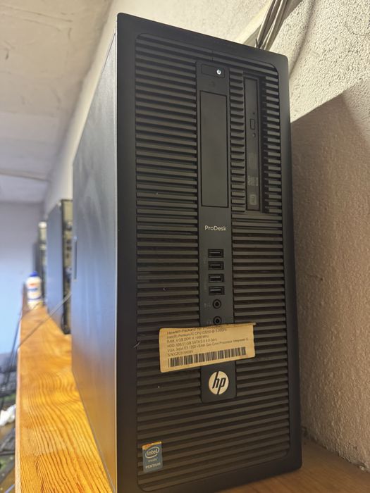 Компютър HP + монитор simens 10 броя общо