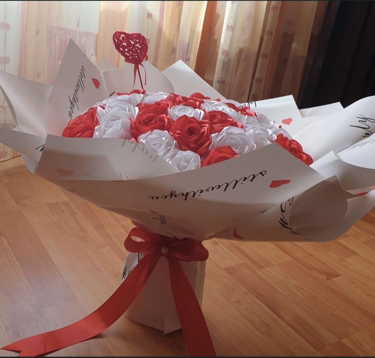 Buchete trandafiri satin