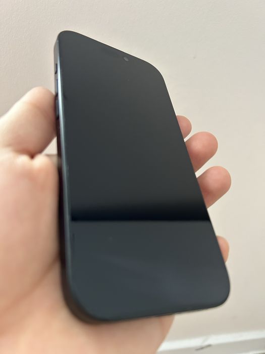 IPhone 16 pro чёрный титан 256Гб