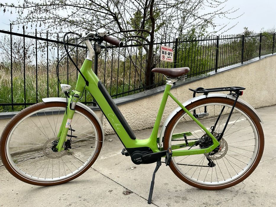 Bicicleta electrica dama Cube Ella Ride Hybrid 500 green n green 2024 Easy Entry