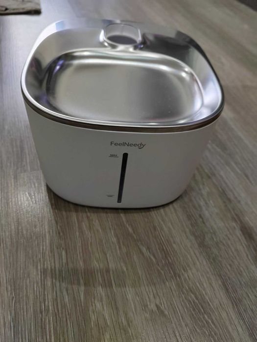 Чисто нов автоматичен фонтан за вода за домашни любимци FeelNeedy – 4L