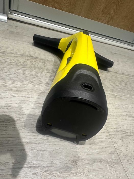 Уред за почистване на прозорци Karcher WV 2 Стъклочистачка
