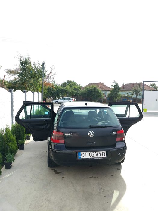 VW Golf IV 1.6 benzină