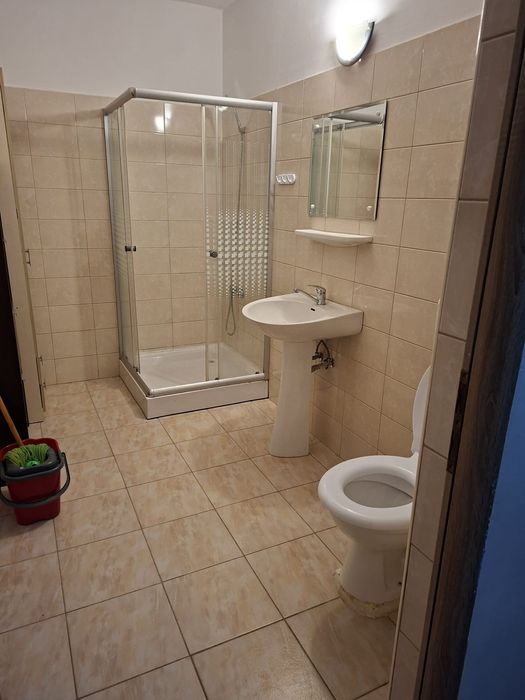 Închiriez apartament cu 1 camera Floresti.