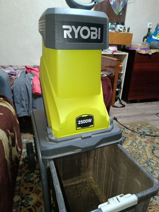 Измельчитель веток  Ryobi RSH2545B