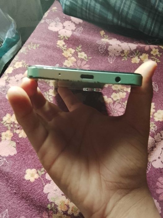 Редми А5 64 гб  използван е два месеца има забележки вижда се