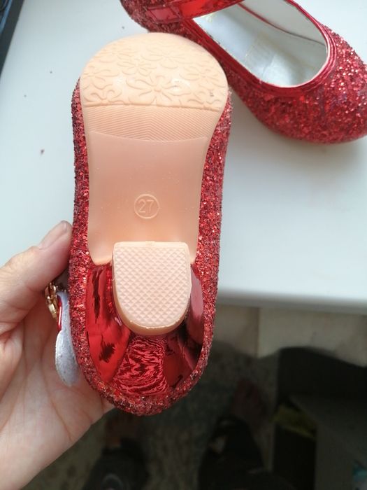 Продам туфли на девочку