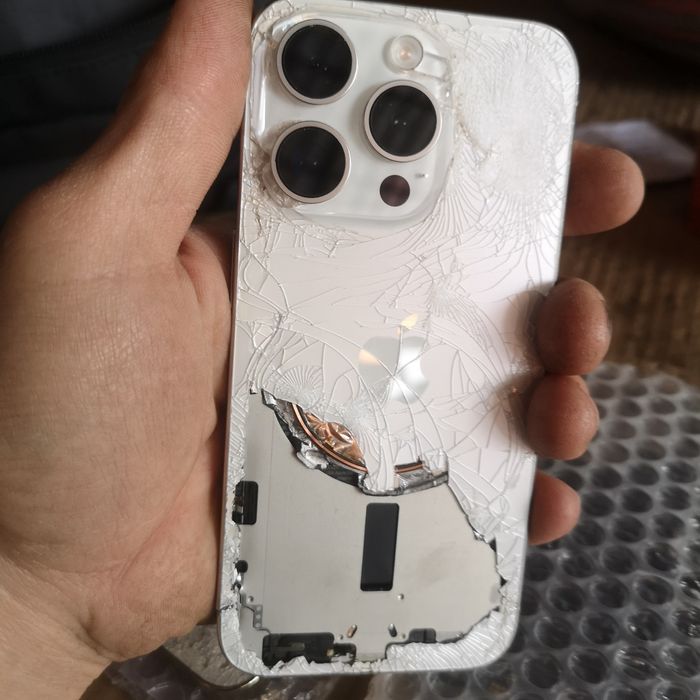 IPhone 15 Prо на запчасти