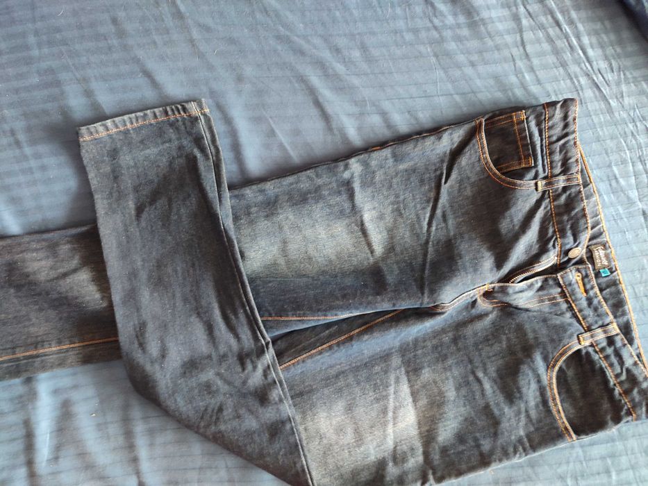 Продам джинсы на подростка